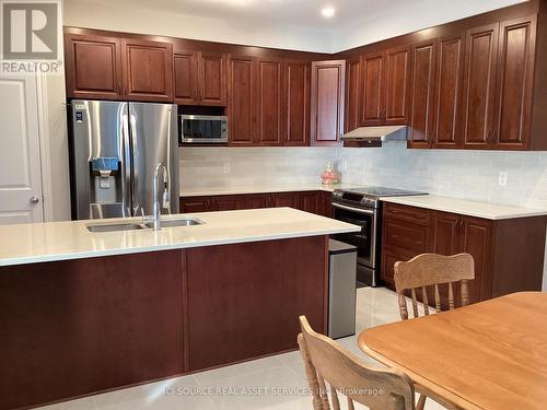 128 Discovery Crescent, Ottawa, ON - Indoor Photo Showing Kitchen With Double Sink