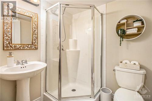 2nd Bathroom - 298 Pembina Private, Ottawa, ON - Indoor Photo Showing Bathroom