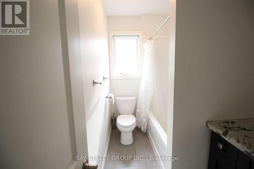 1111 Medway Park Dr, London, ON - Indoor Photo Showing Bathroom