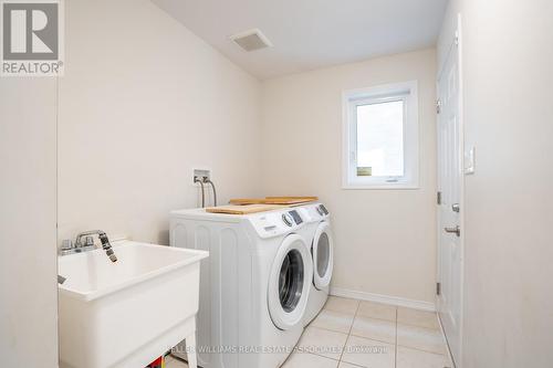 6 Honey Comb Trail, Thorold, ON - Indoor Photo Showing Laundry Room