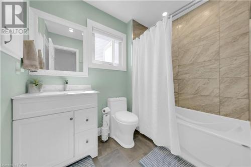13 Weatherup Crescent, Barrie, ON - Indoor Photo Showing Bathroom