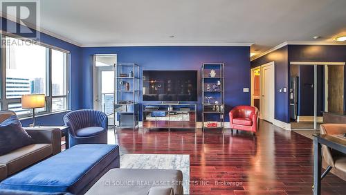 #2104 -20 Blue Jays Way, Toronto, ON - Indoor Photo Showing Living Room