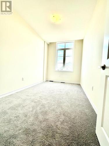 1423 Almonte Dr, Burlington, ON - Indoor Photo Showing Other Room