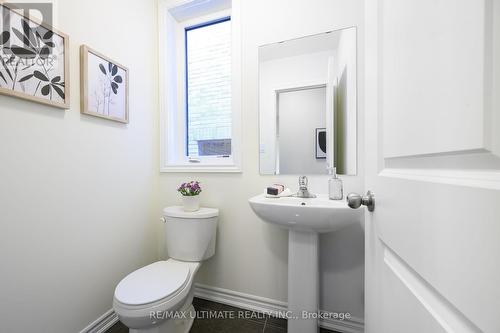 32 Bavenden Cres, Brampton, ON - Indoor Photo Showing Bathroom
