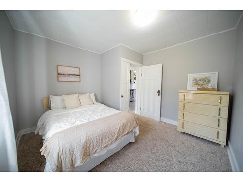 8 103Rd Avenue, Kimberley, BC - Indoor Photo Showing Bedroom