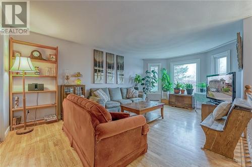 1331 Paquette Street, Sudbury, ON - Indoor Photo Showing Living Room
