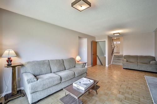 296 Ridge Drive, Milton, ON - Indoor Photo Showing Living Room