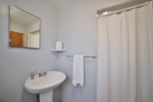 296 Ridge Drive, Milton, ON - Indoor Photo Showing Bathroom