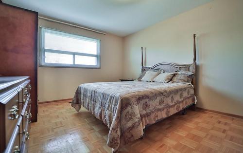 296 Ridge Drive, Milton, ON - Indoor Photo Showing Bedroom