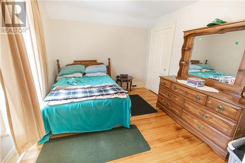 Master bedroom - 84 Pearl Street W, Brockville, ON - Indoor Photo Showing Bedroom