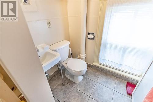 4 piece bathroom - 84 Pearl Street W, Brockville, ON - Indoor Photo Showing Bathroom