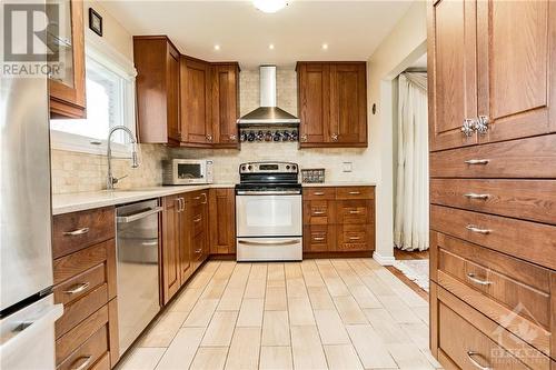 55 Assiniboine Drive, Ottawa, ON - Indoor Photo Showing Kitchen