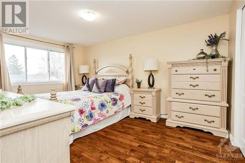 55 Assiniboine Drive, Ottawa, ON - Indoor Photo Showing Bedroom
