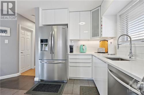 57 Epworth Avenue, Ottawa, ON - Indoor Photo Showing Kitchen With Upgraded Kitchen