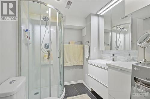 57 Epworth Avenue, Ottawa, ON - Indoor Photo Showing Bathroom