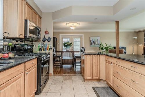 3352 Spruce Avenue, Burlington, ON - Indoor Photo Showing Kitchen