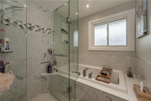 3352 Spruce Avenue, Burlington, ON - Indoor Photo Showing Bathroom