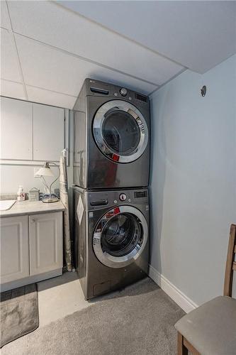 3352 Spruce Avenue, Burlington, ON - Indoor Photo Showing Laundry Room