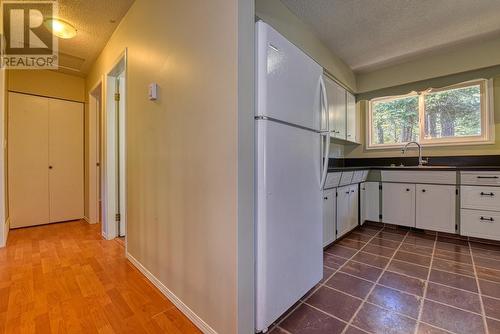 1295 N Eleventh Avenue, Williams Lake, BC - Indoor Photo Showing Kitchen