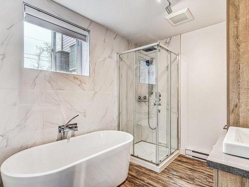 Salle de bains - 4  - 6 Rue D'Andromède, Saint-Hippolyte, QC - Indoor Photo Showing Bathroom