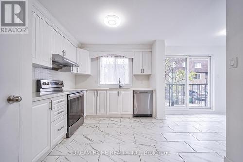 #234 -160 Palmdale Dr, Toronto, ON - Indoor Photo Showing Kitchen
