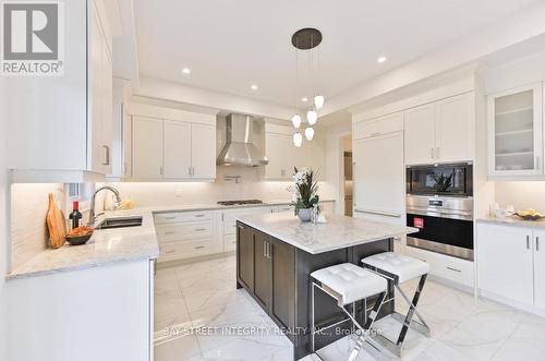 190 Wainfleet Cres, Vaughan, ON - Indoor Photo Showing Kitchen With Double Sink With Upgraded Kitchen