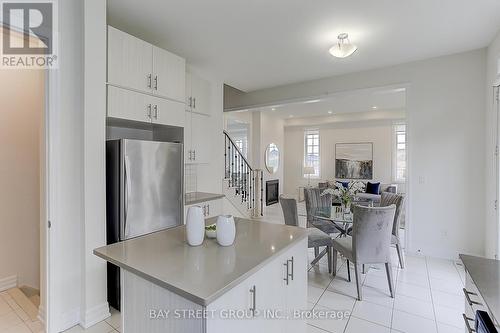 1 Frank Kelly Dr, East Gwillimbury, ON - Indoor Photo Showing Dining Room