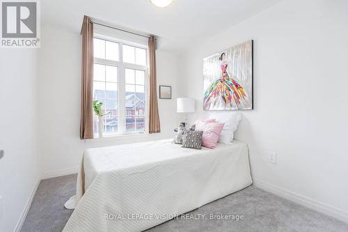 67 Copperhill Hts, Barrie, ON - Indoor Photo Showing Bedroom