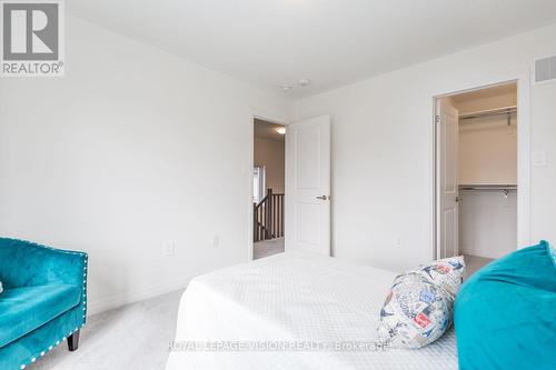 67 Copperhill Hts, Barrie, ON - Indoor Photo Showing Bedroom