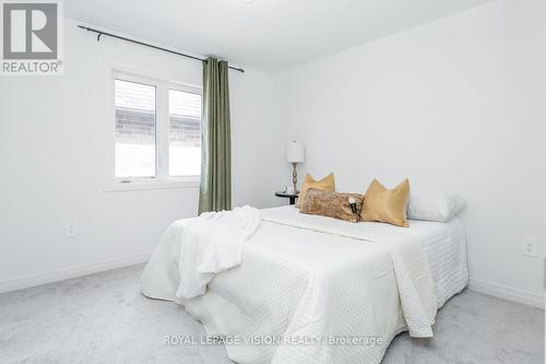 67 Copperhill Hts, Barrie, ON - Indoor Photo Showing Bedroom