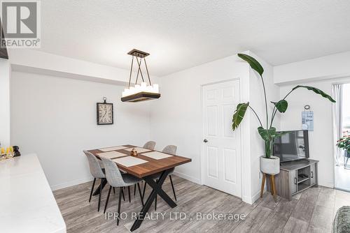 #1408 -265 Enfield Pl, Mississauga, ON - Indoor Photo Showing Dining Room