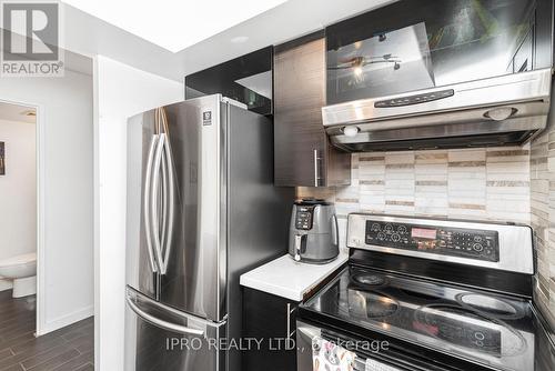 #1408 -265 Enfield Pl, Mississauga, ON - Indoor Photo Showing Kitchen With Stainless Steel Kitchen