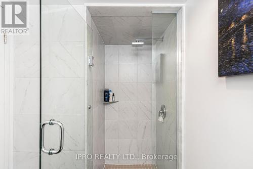 #1408 -265 Enfield Pl, Mississauga, ON - Indoor Photo Showing Bathroom