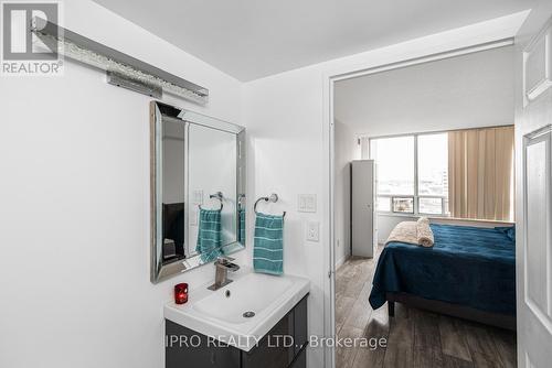 #1408 -265 Enfield Pl, Mississauga, ON - Indoor Photo Showing Bathroom
