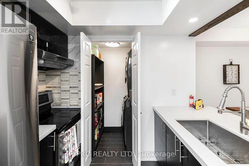 #1408 -265 Enfield Pl, Mississauga, ON - Indoor Photo Showing Kitchen