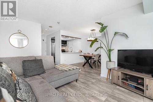 #1408 -265 Enfield Pl, Mississauga, ON - Indoor Photo Showing Living Room