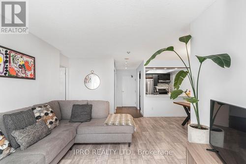 1408 - 265 Enfield Place, Mississauga, ON - Indoor Photo Showing Living Room