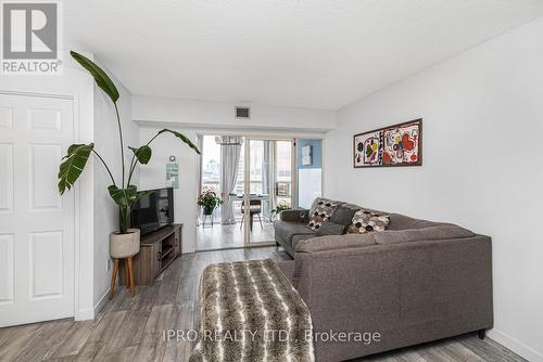 #1408 -265 Enfield Pl, Mississauga, ON - Indoor Photo Showing Living Room