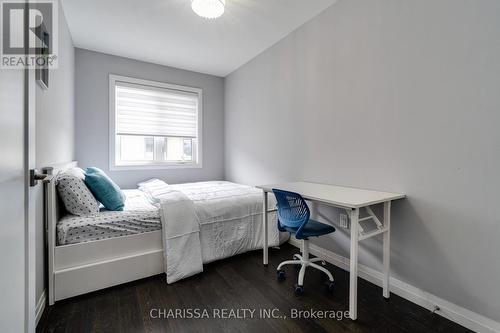 61 Farley Lane, Hamilton, ON - Indoor Photo Showing Bedroom