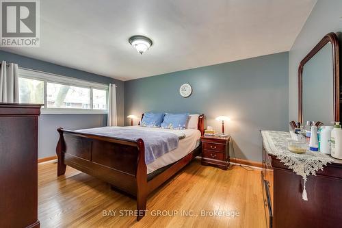 348 Strathcona Dr, Burlington, ON - Indoor Photo Showing Bedroom