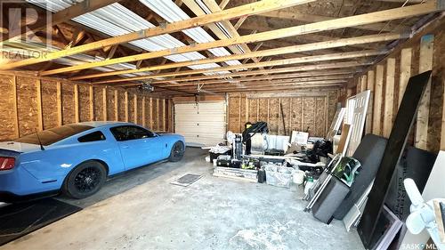 412 Garfield Street, Davidson, SK - Indoor Photo Showing Garage