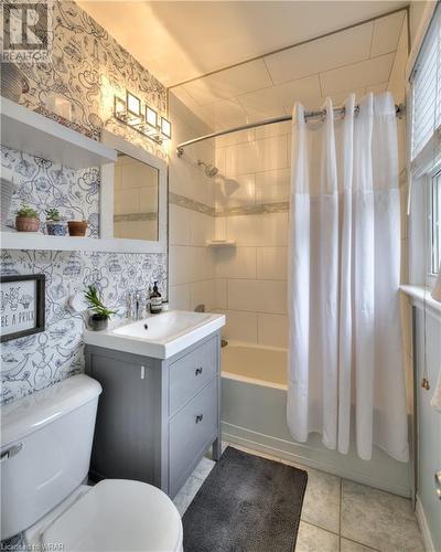 133 Mausser Avenue, Kitchener, ON - Indoor Photo Showing Bedroom