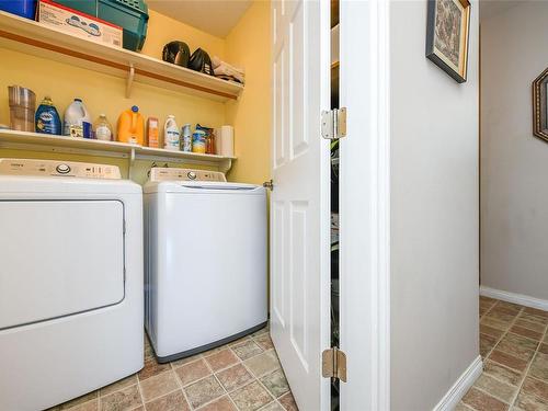 309-282 Birch St, Campbell River, BC - Indoor Photo Showing Laundry Room