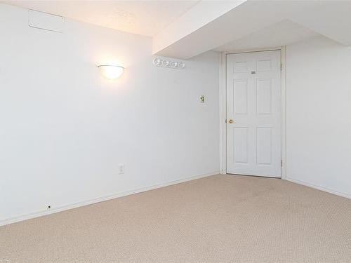 3271 Cedar Hill Rd, Saanich, BC - Indoor Photo Showing Other Room