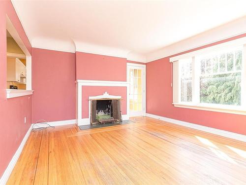 3271 Cedar Hill Rd, Saanich, BC - Indoor Photo Showing Other Room With Fireplace