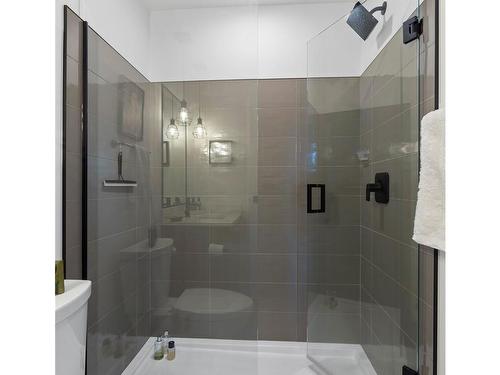 510-515 Chatham St, Victoria, BC - Indoor Photo Showing Bathroom