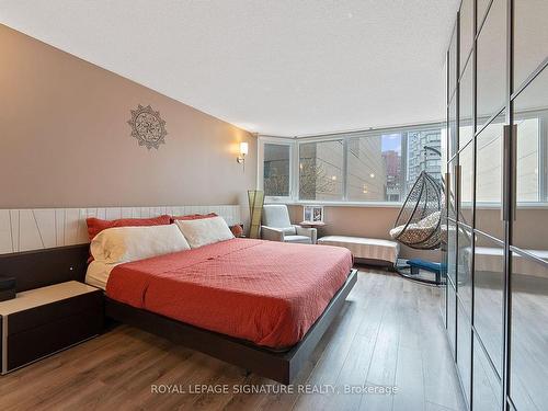 208-65 Spring Garden Ave, Toronto, ON - Indoor Photo Showing Bedroom