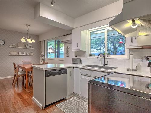 1176 Maple Bay Rd, Duncan, BC - Indoor Photo Showing Kitchen