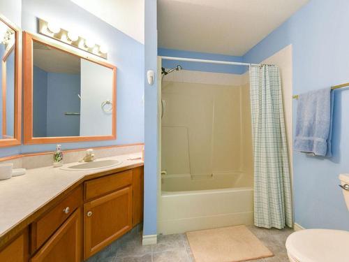 102-374 Winnipeg Street, Penticton, BC - Indoor Photo Showing Bathroom