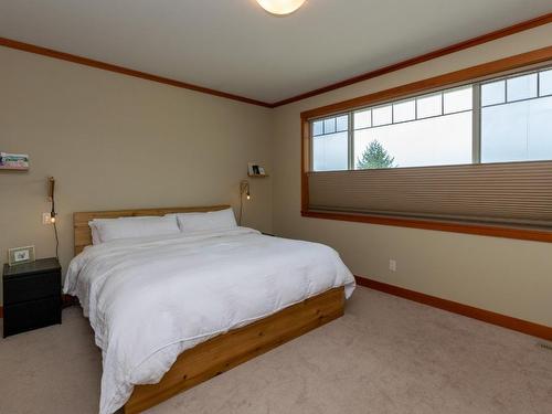 2050 1 Avenue, Salmon Arm, BC - Indoor Photo Showing Bedroom